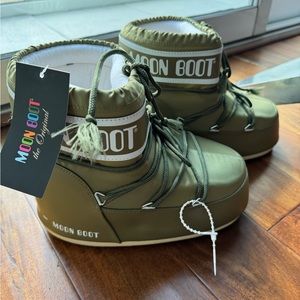Moon boot NEW WITH TAGS Womens